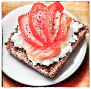 VK-Brot mit körnigem Frischkäse Lachs Tomate - Diana Gruß